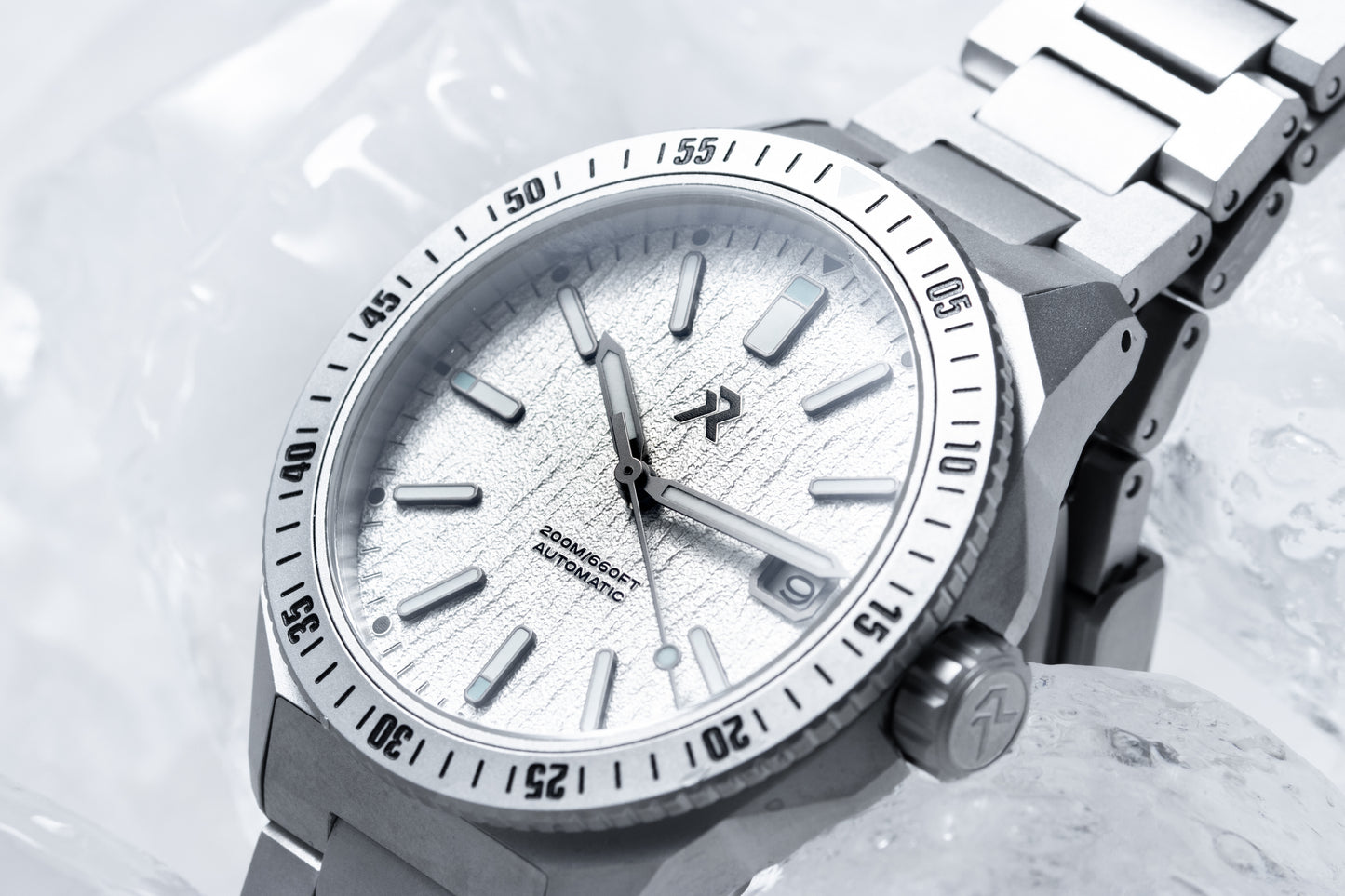 RZE - Endeavour - Glacier White