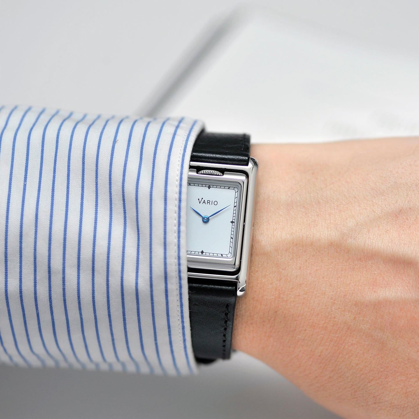 VERSA Reversible Dual Time Gunmetal-White