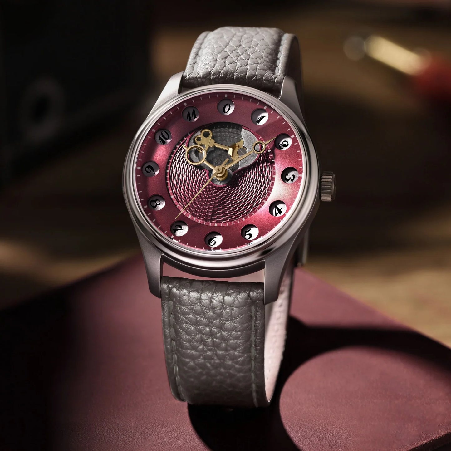 OLTO-8 Chrono Gate Vintage Red